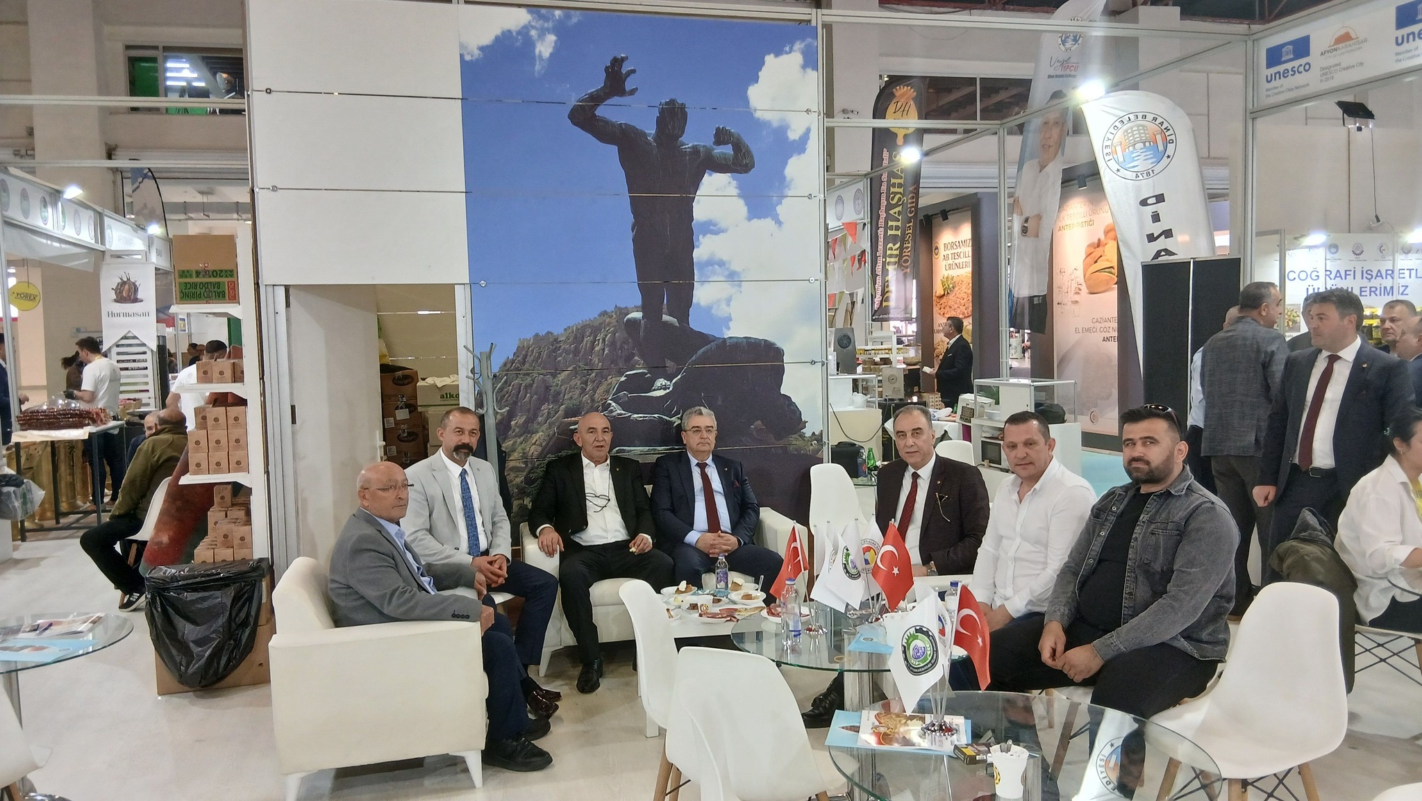 673786809 1289383099961837 5280448667029800704 n